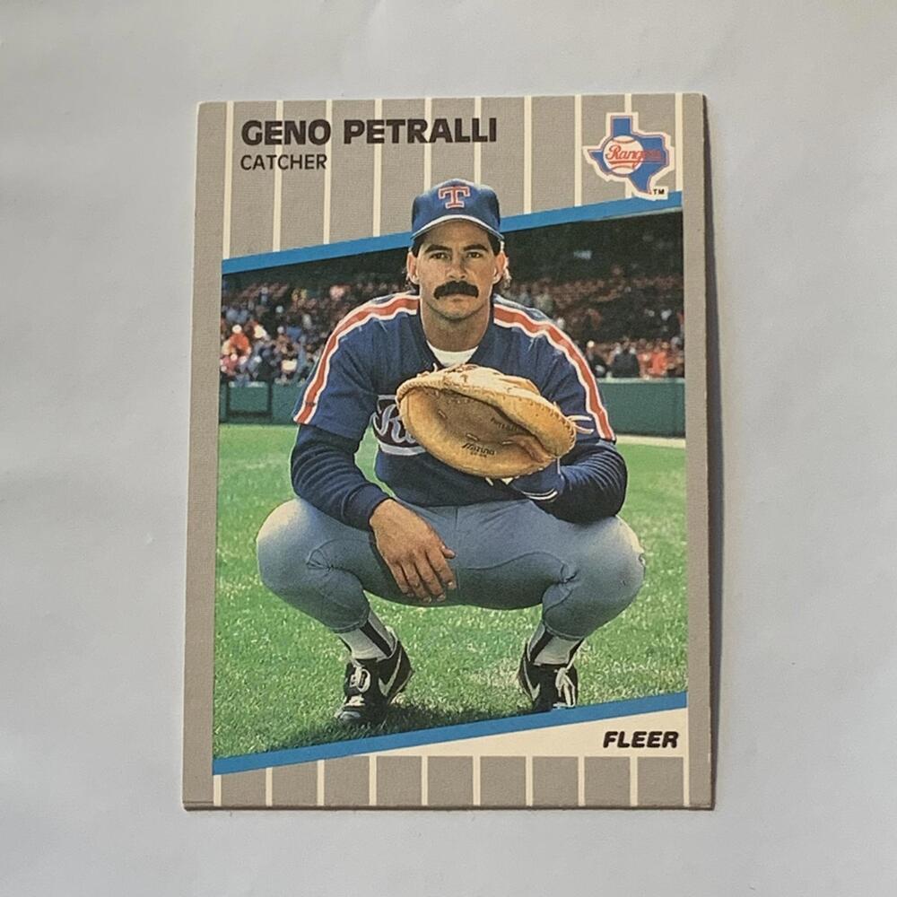 1988 Fleer Geno Petralli Texas‎ Rangers Baseball Card #530